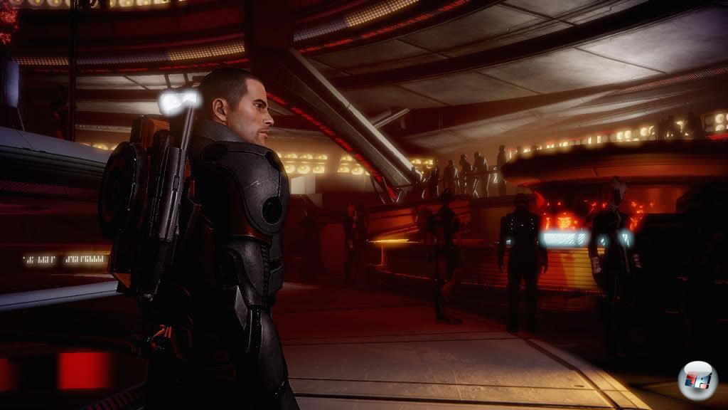 BioWare zieht porentiefe Register: Die Figuren überzeugen mit natürlicher Mimik. Die kleinen leuchtenden Macken im Gesicht lassen sich übrigens vergrößern, wenn man im Spiel eher den bösen Rebellen gibt - Shepards Aussehen passt sich an.