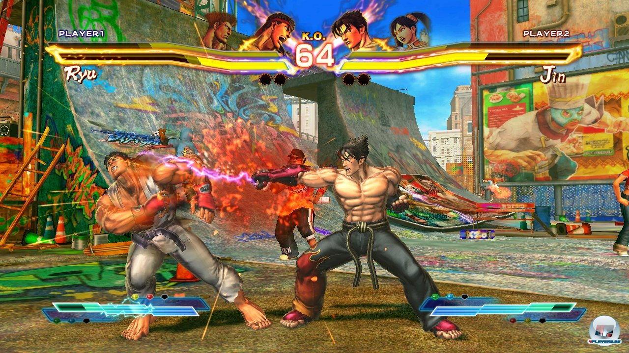 Standardmäßig sind 38 Kämpfer verfügbar, 19 aus Srteet Fighter, 19 aus Tekken. PS3-Spieler bekommen noch fünf Bonusfighter extra.