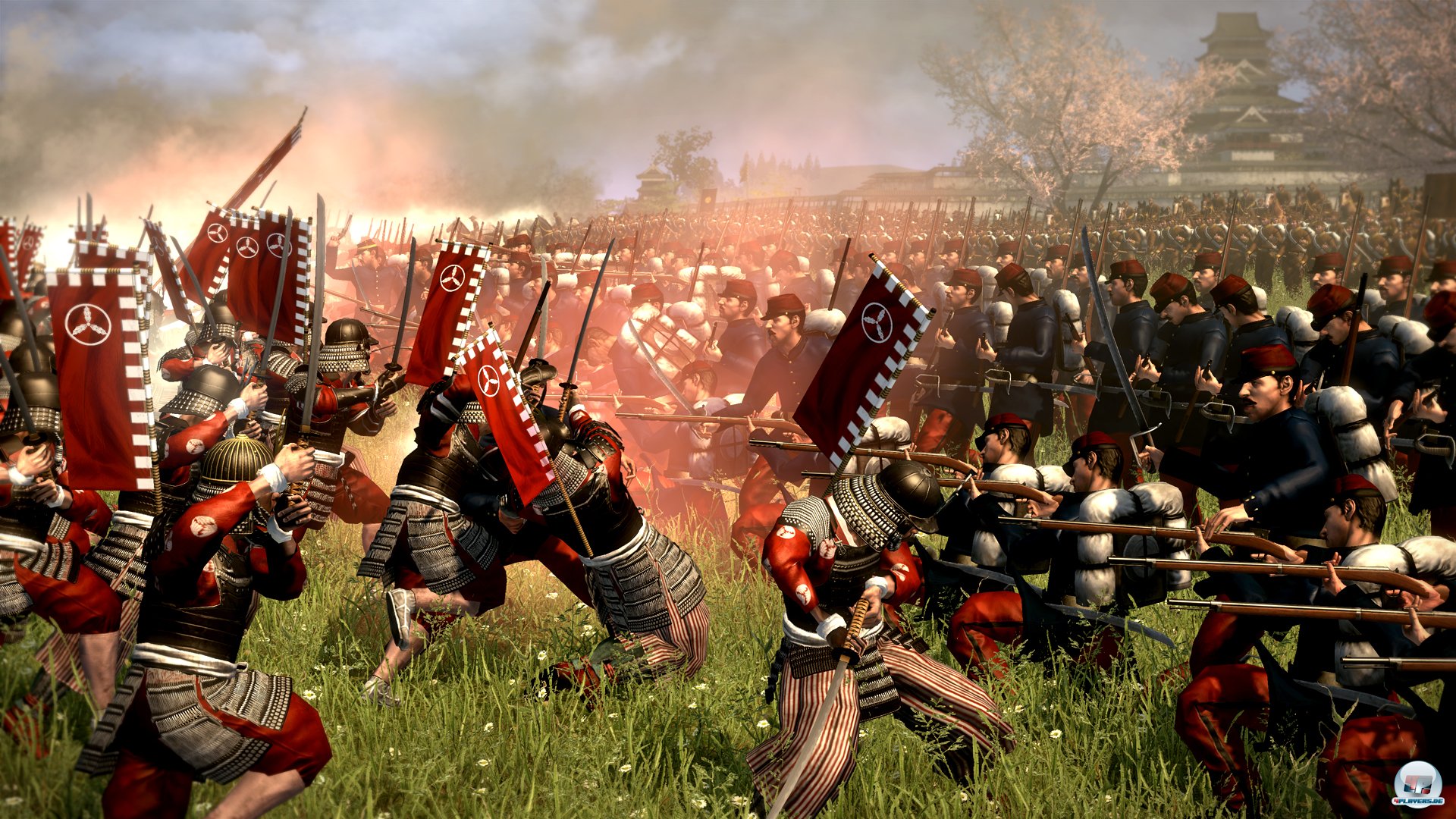 Auf dem Schlachtfeld erinnert dieses Shogun natürlich sofort an Empire: Total War: Sobald es knallt und der Pulverdampf in die Luft steigt, regiert der ballistische Tod. In den ersten Gefechten hatte ich das Gefühl, dass er hier noch fataler wütet.