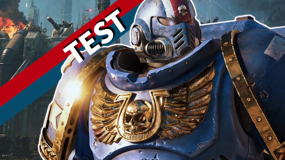 Aufmacherbild zum Test von Space Marine 2. Ein Feind ist zu sehen, auf dem Banner steht Test.