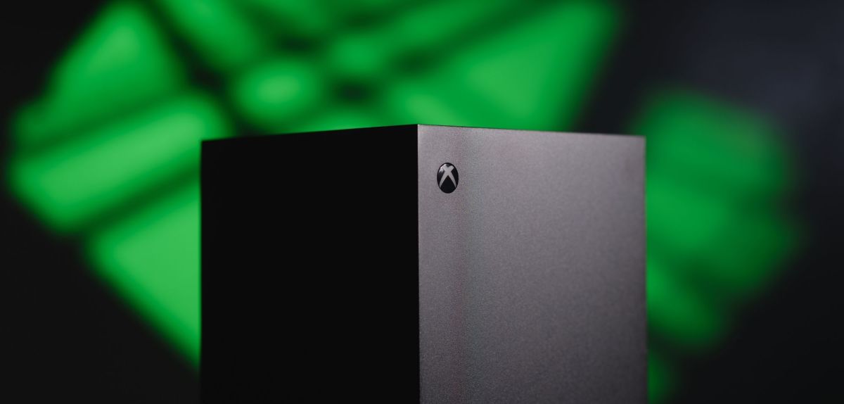 Xbox Series X vor grünem Licht